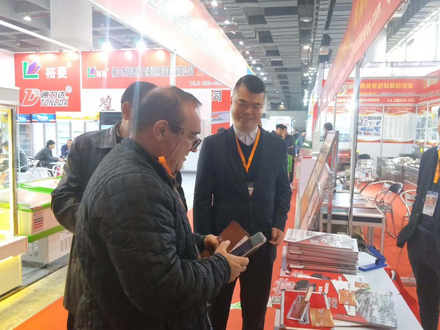 91在线看片软件25届广州酒店手机看片网址设备中展手机看片网址油烟净化一体机照片3