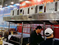   91在线看片软件2019年上海国际酒店用品展开展，引来不少游客围观